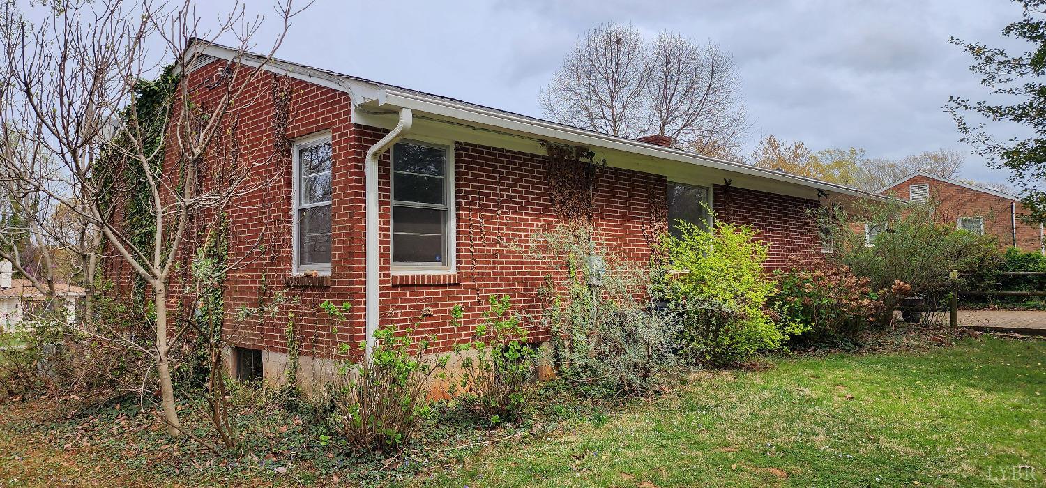 148 Mountain Peak Drive, Lynchburg, Virginia image 2