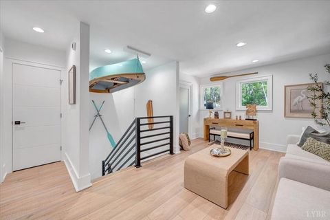 Tiny photo for 16358 Moneta Road, Moneta, VA 24121 (MLS # 364906)