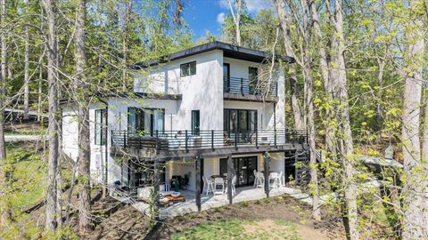 Tiny photo for 16358 Moneta Road, Moneta, VA 24121 (MLS # 364906)