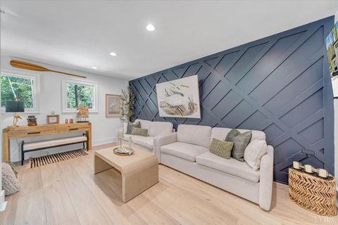 Tiny photo for 16358 Moneta Road, Moneta, VA 24121 (MLS # 364906)