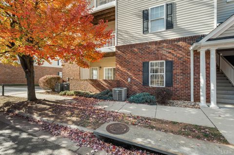 Tiny photo for 205 Capital Street #108, Lynchburg, VA 24502 (MLS # 362806)