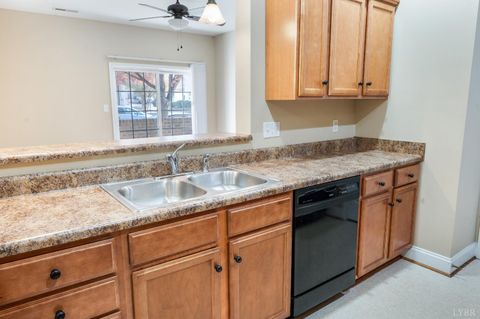 Tiny photo for 205 Capital Street #108, Lynchburg, VA 24502 (MLS # 362806)