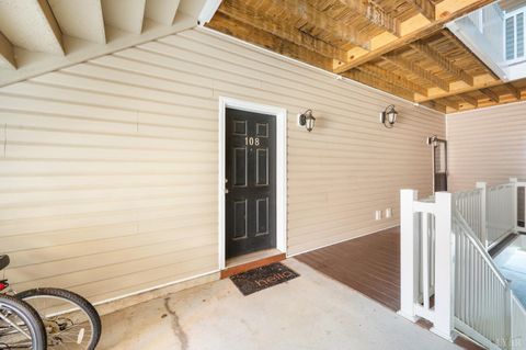 Tiny photo for 205 Capital Street #108, Lynchburg, VA 24502 (MLS # 362806)