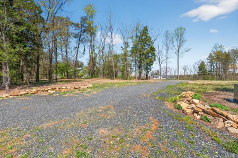 Tiny photo for 3162 OAK HILL RD Rd, Buckingham, VA 23921 (MLS # 365615)