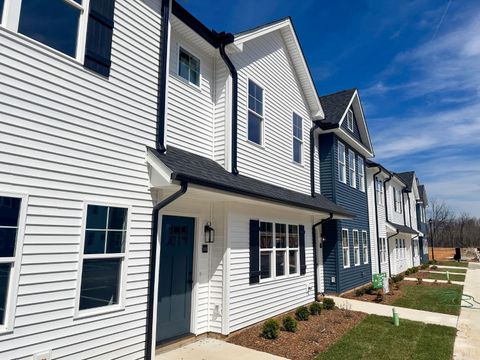 Tiny photo for 110 Aaron Place #715, Lynchburg, VA 24502 (MLS # 366713)
