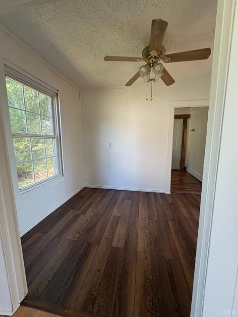 Tiny photo for 901 Lola AVE, Altavista, VA 24517 (MLS # 366728)