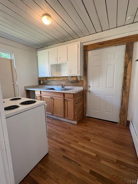 Tiny photo for 901 Lola AVE, Altavista, VA 24517 (MLS # 366728)
