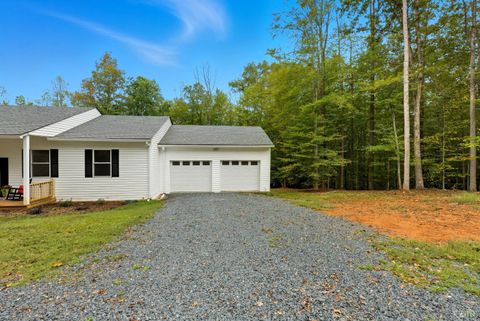 Tiny photo for 235 Hundley Lane, Madison Heights, VA 24572 (MLS # 362067)