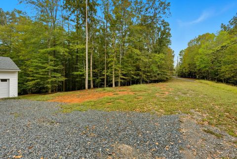 Tiny photo for 235 Hundley Lane, Madison Heights, VA 24572 (MLS # 362067)