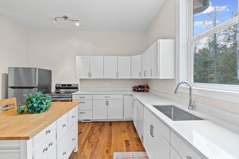 Tiny photo for 235 Hundley Lane, Madison Heights, VA 24572 (MLS # 362067)