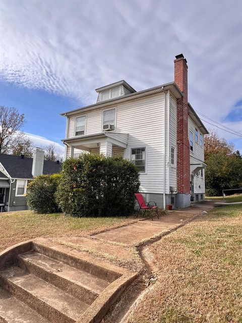 Tiny photo for 701 Orchard St St, Lynchburg, VA 24501 (MLS # 363140)