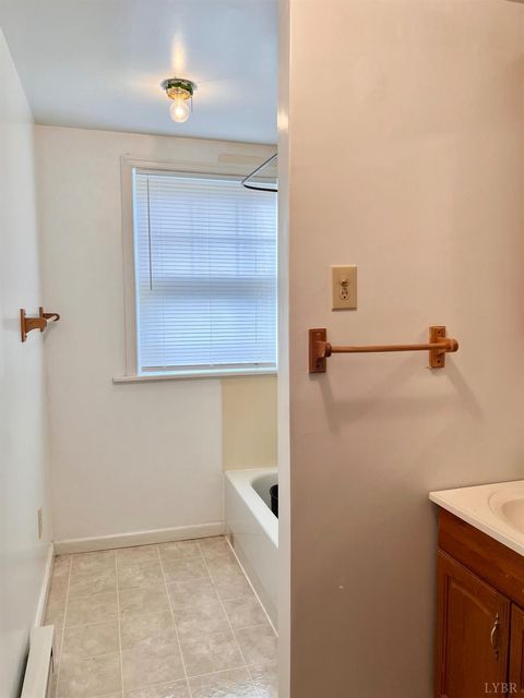 Tiny photo for 701 Orchard St St, Lynchburg, VA 24501 (MLS # 363140)