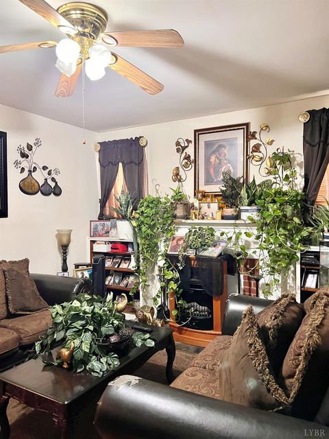 Tiny photo for 701 Orchard St St, Lynchburg, VA 24501 (MLS # 363140)