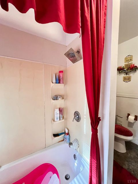 Tiny photo for 701 Orchard St St, Lynchburg, VA 24501 (MLS # 363140)