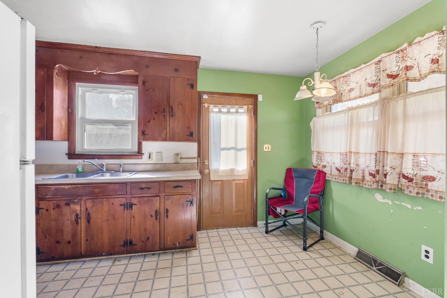 610 Monroe Street St, Lynchburg, Virginia image 8