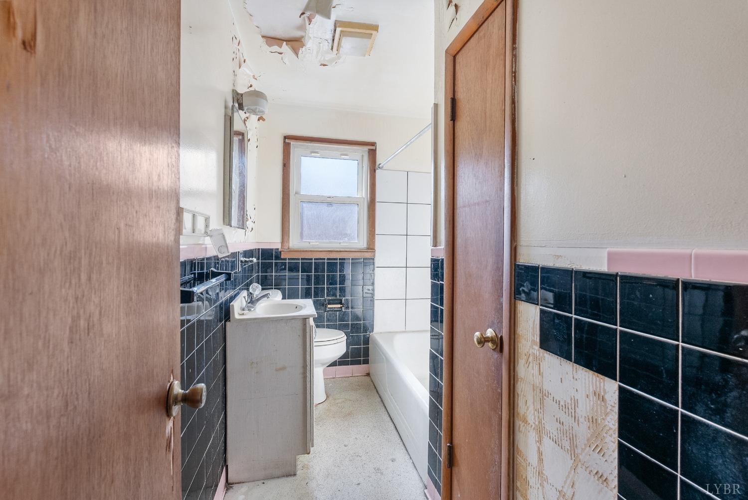 610 Monroe Street St, Lynchburg, Virginia image 11