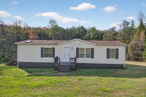Photo of 427 Spencer Road, Concord, VA 24538 (MLS # 365527)