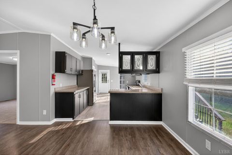 Tiny photo for 427 Spencer Road, Concord, VA 24538 (MLS # 365527)