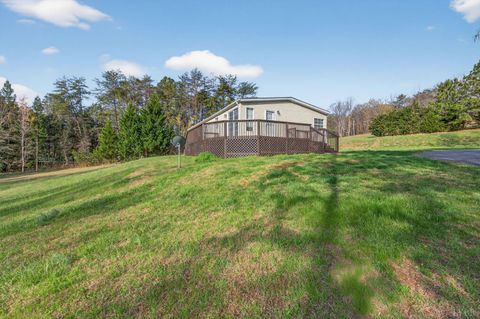 Tiny photo for 427 Spencer Road, Concord, VA 24538 (MLS # 365527)