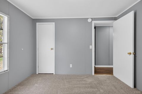 Tiny photo for 427 Spencer Road, Concord, VA 24538 (MLS # 365527)