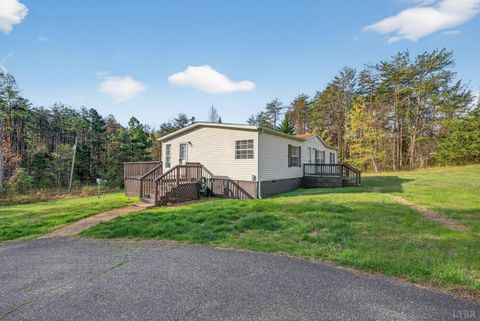 Tiny photo for 427 Spencer Road, Concord, VA 24538 (MLS # 365527)