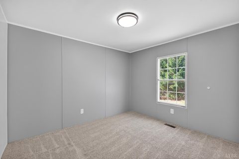 Tiny photo for 427 Spencer Road, Concord, VA 24538 (MLS # 365527)