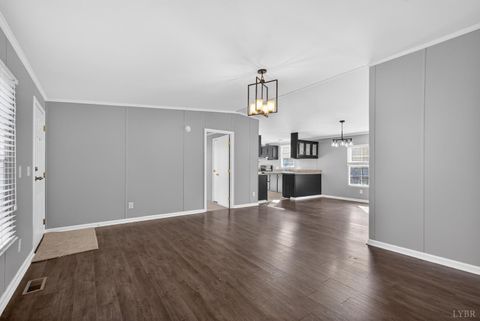 Tiny photo for 427 Spencer Road, Concord, VA 24538 (MLS # 365527)