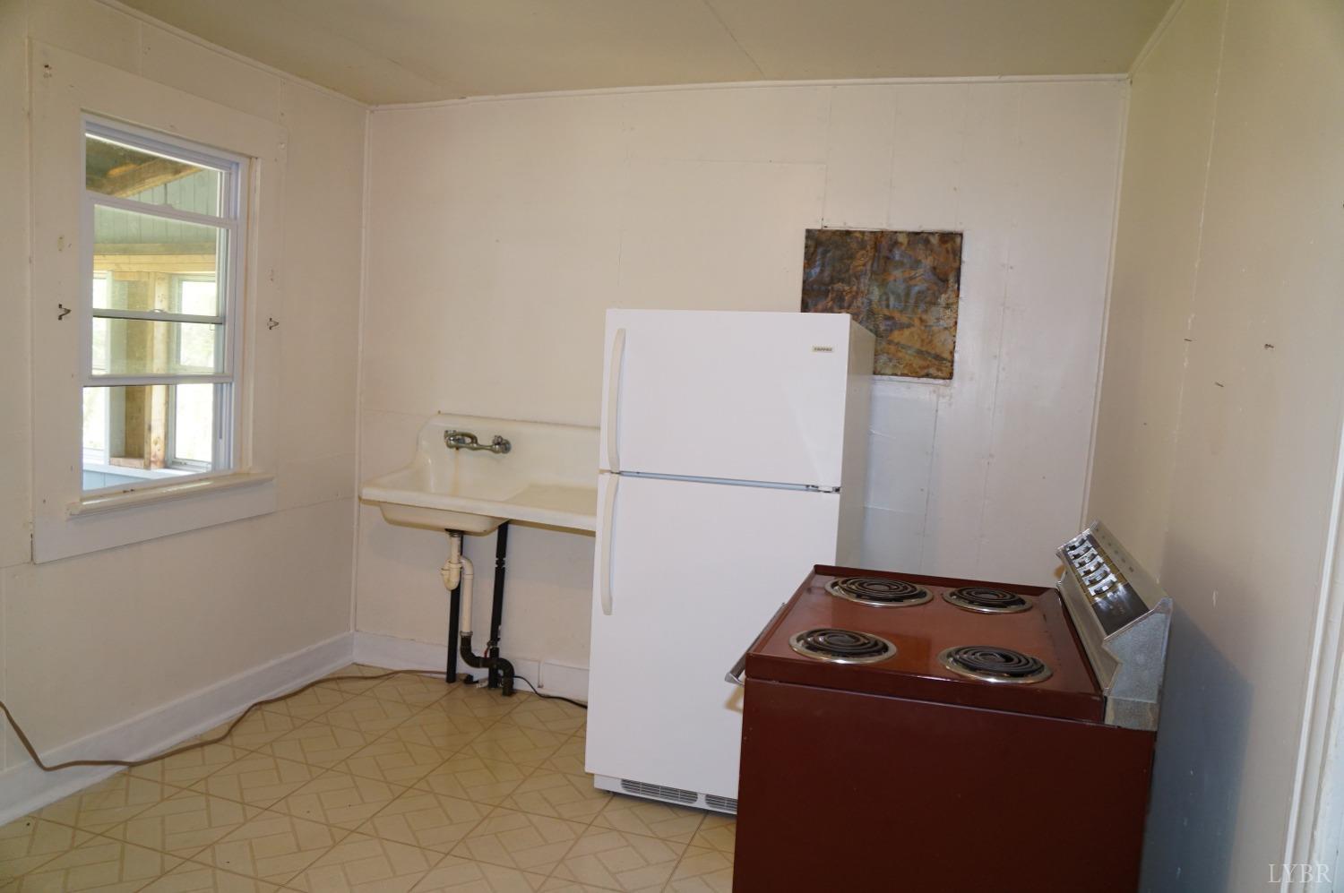 116 Reke Owen Street, Brookneal, Virginia image 6