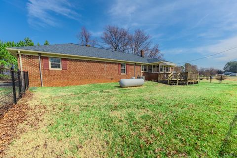 Tiny photo for 63 Morris Church Road, Brookneal, VA 24528 (MLS # 364883)