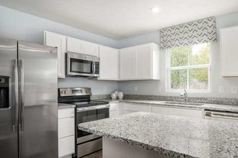 Tiny photo for 25 Crossing Court, Bedford, VA 24523 (MLS # 366501)