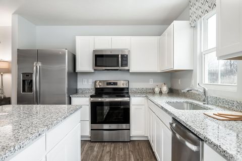 Tiny photo for 25 Crossing Court, Bedford, VA 24523 (MLS # 366501)