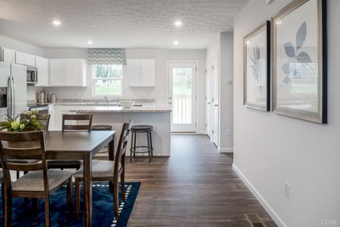 Tiny photo for 25 Crossing Court, Bedford, VA 24523 (MLS # 366501)