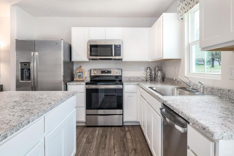 Tiny photo for 25 Crossing Court, Bedford, VA 24523 (MLS # 366501)
