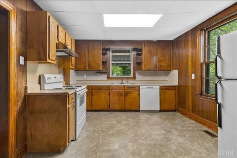 Tiny photo for 53 Fairfield Avenue, Danville, VA 24541 (MLS # 363847)