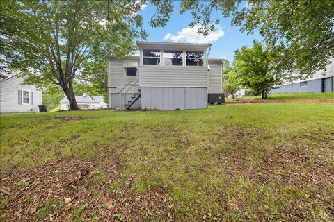 Tiny photo for 53 Fairfield Avenue, Danville, VA 24541 (MLS # 363847)