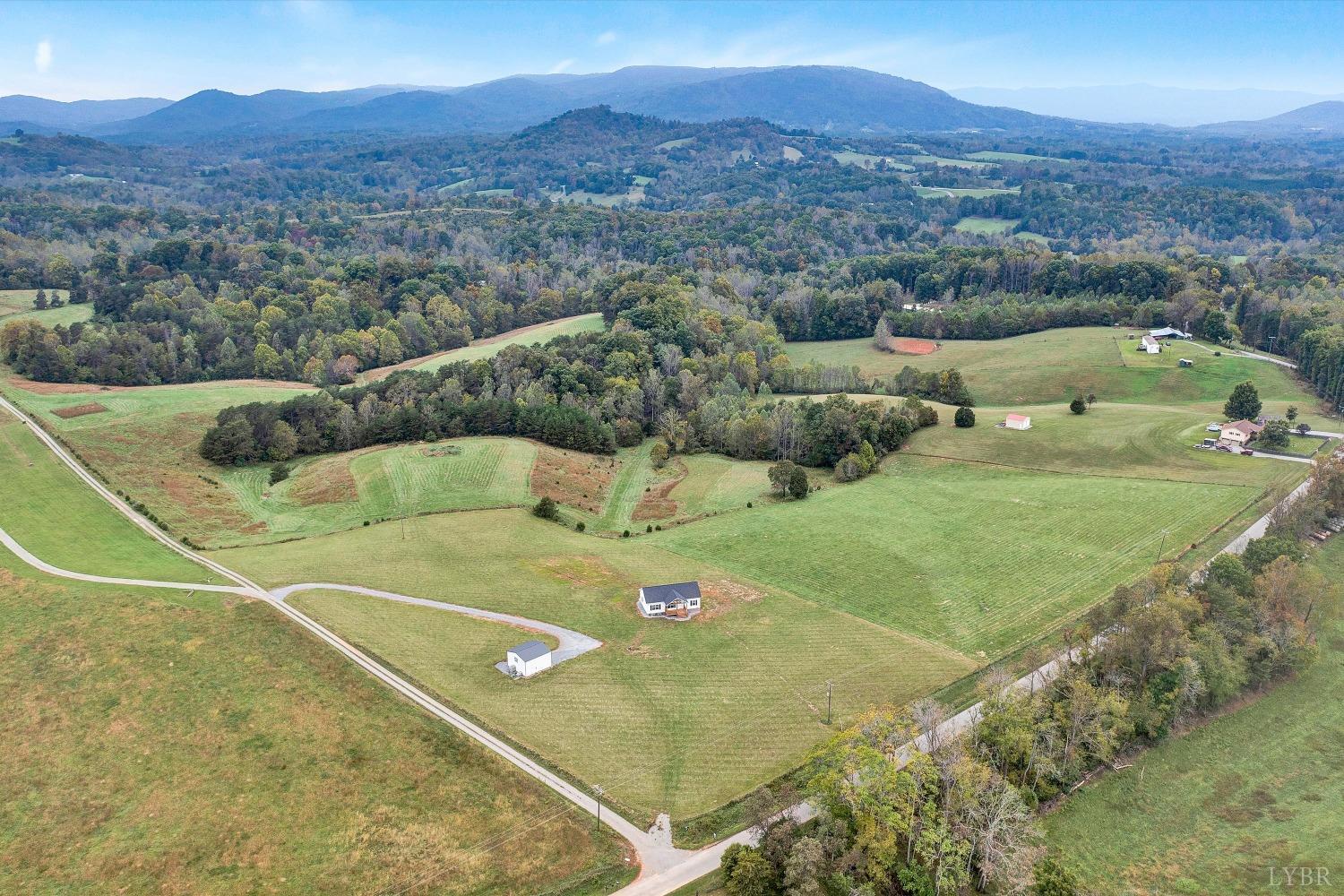 Fox Lane, Moneta, Virginia image 4