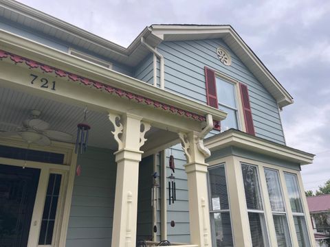 Tiny photo for 721 Grove Street, Bedford, VA 24523 (MLS # 362206)