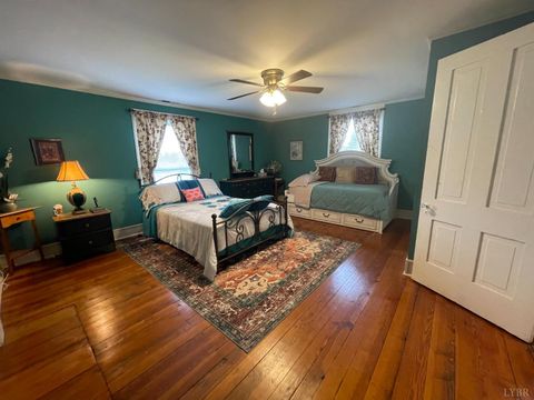 Tiny photo for 721 Grove Street, Bedford, VA 24523 (MLS # 362206)