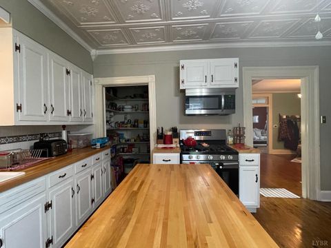 Tiny photo for 721 Grove Street, Bedford, VA 24523 (MLS # 362206)