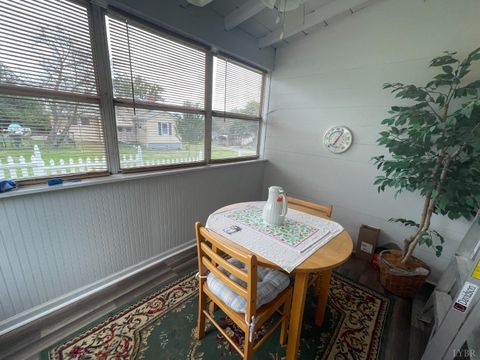 Tiny photo for 721 Grove Street, Bedford, VA 24523 (MLS # 362206)