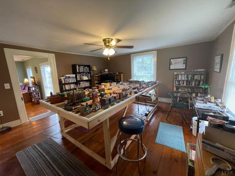 Tiny photo for 721 Grove Street, Bedford, VA 24523 (MLS # 362206)