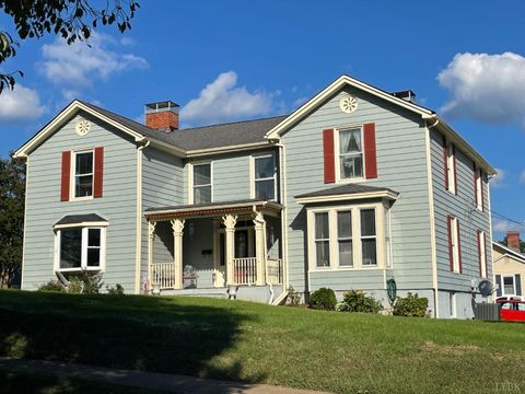 Tiny photo for 721 Grove Street, Bedford, VA 24523 (MLS # 362206)