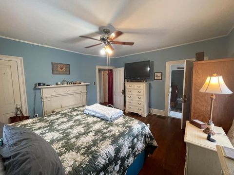 Tiny photo for 721 Grove Street, Bedford, VA 24523 (MLS # 362206)