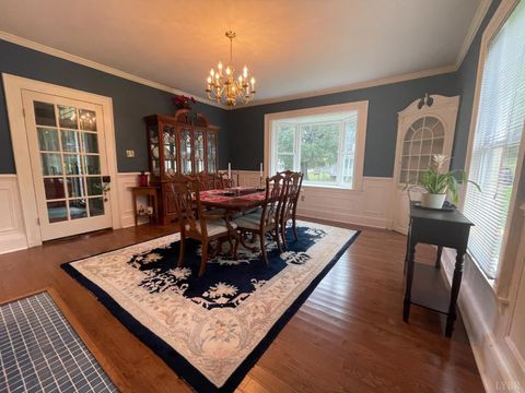Tiny photo for 721 Grove Street, Bedford, VA 24523 (MLS # 362206)