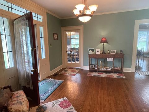 Tiny photo for 721 Grove Street, Bedford, VA 24523 (MLS # 362206)