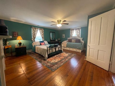 Tiny photo for 721 Grove Street, Bedford, VA 24523 (MLS # 362206)