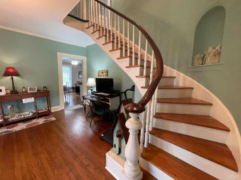 Tiny photo for 721 Grove Street, Bedford, VA 24523 (MLS # 362206)