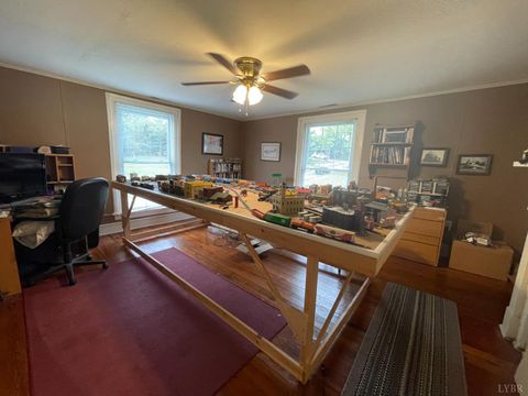 Tiny photo for 721 Grove Street, Bedford, VA 24523 (MLS # 362206)
