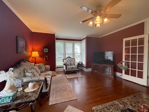 Tiny photo for 721 Grove Street, Bedford, VA 24523 (MLS # 362206)