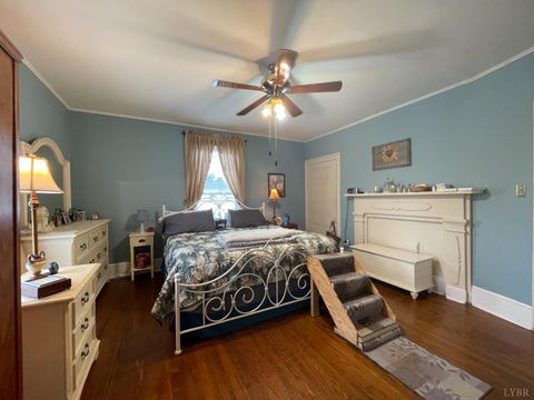 Tiny photo for 721 Grove Street, Bedford, VA 24523 (MLS # 362206)